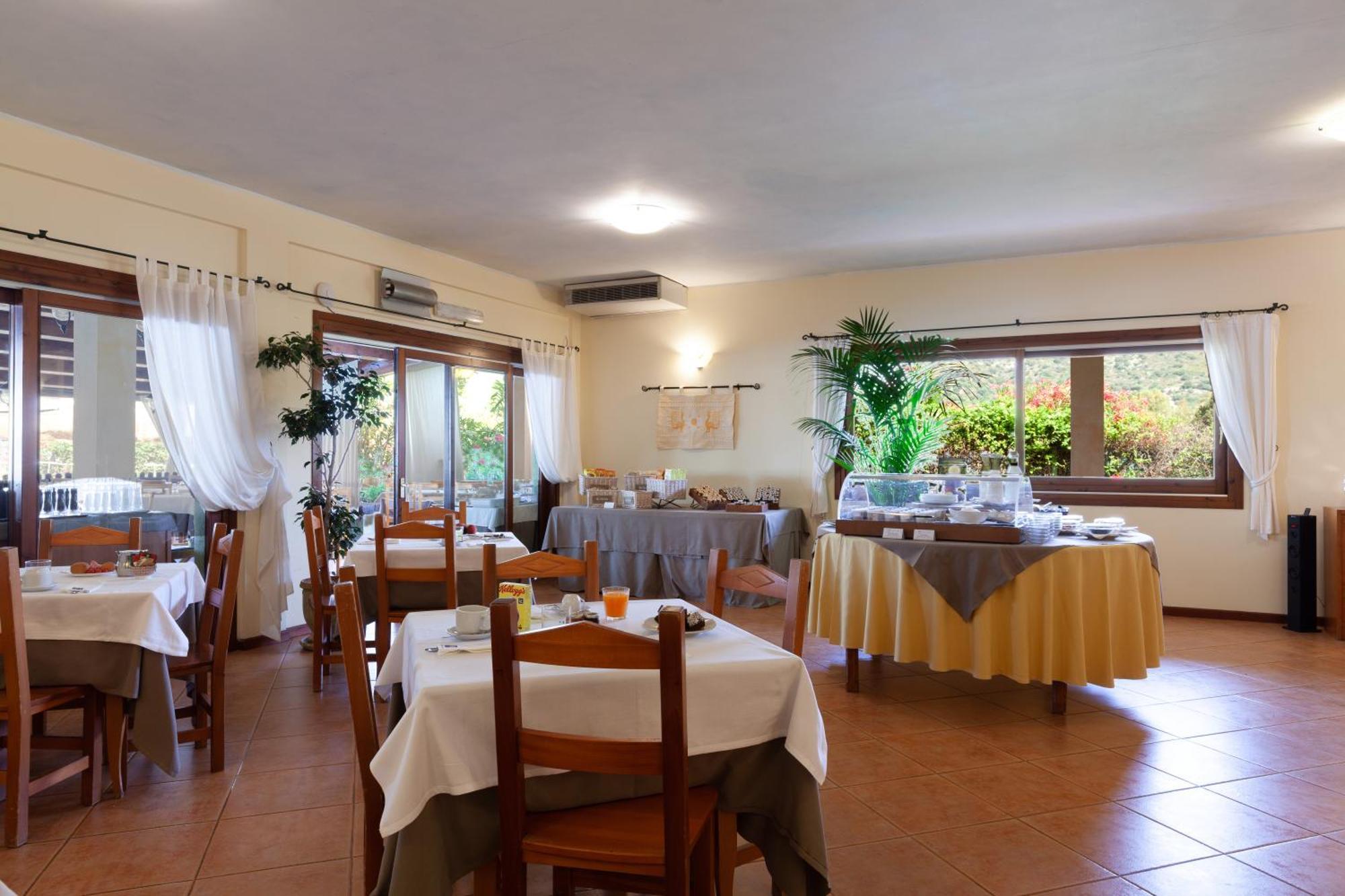 Hotel Ih Le Zagare 4*
